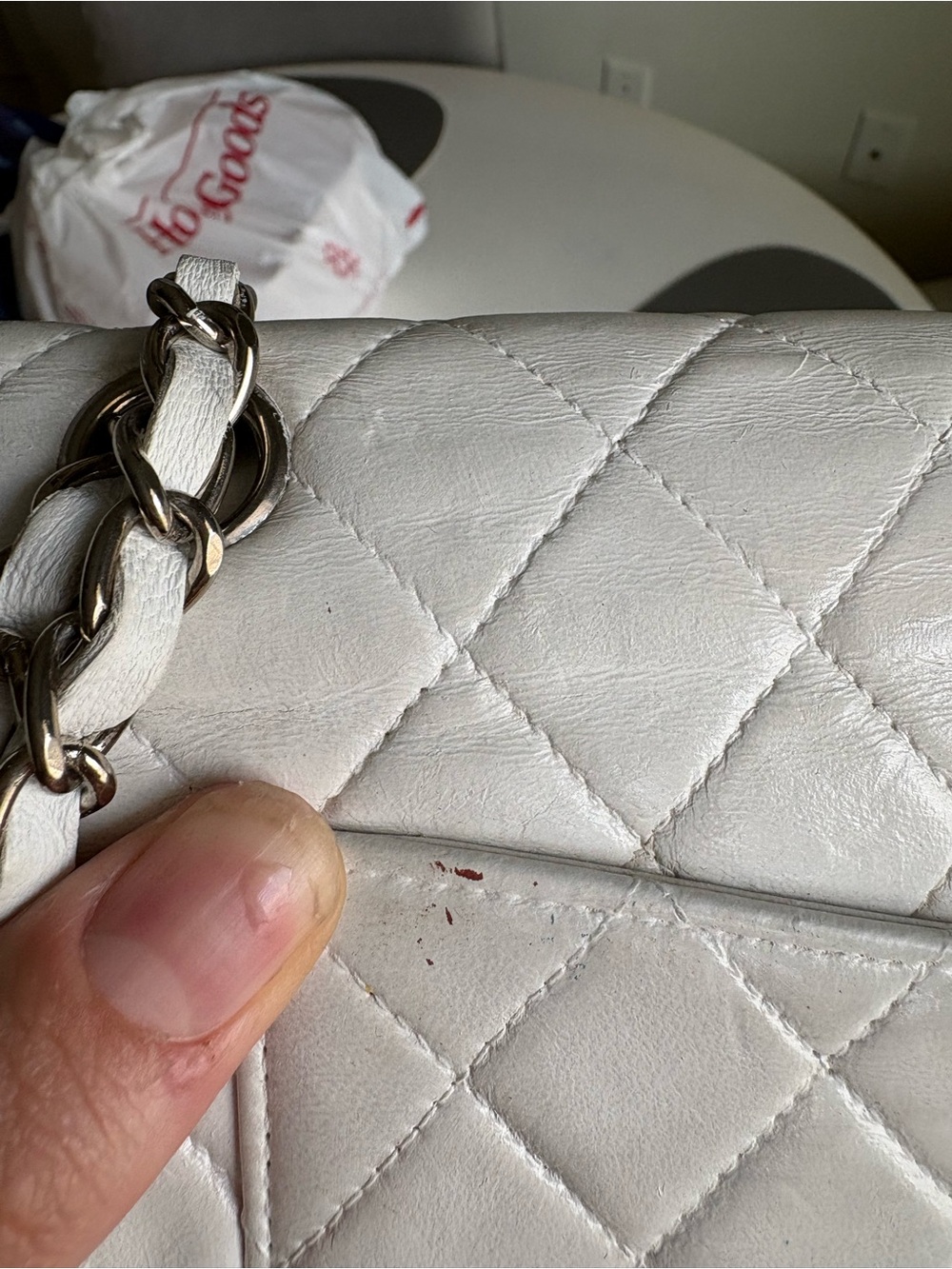 CHANEL White Quilted Lambskin Classic Flap Medium - Picture 4 of 12